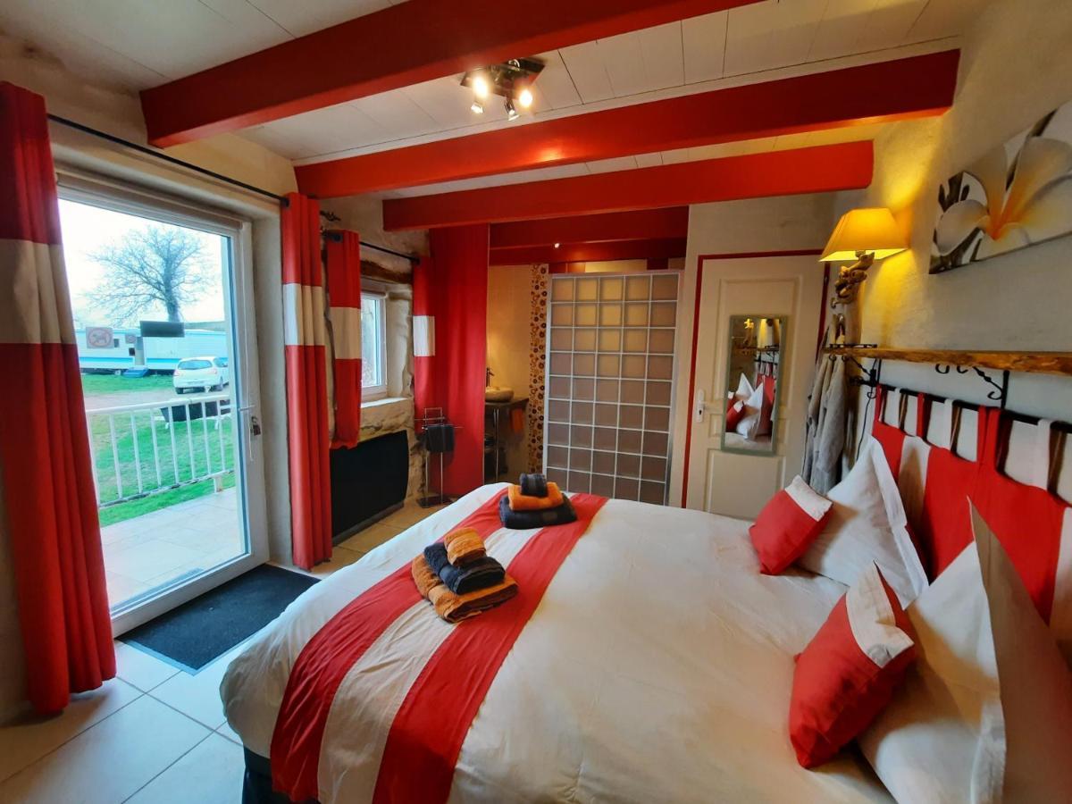 เลชัปเป เทรมูสซ็องต์ Bed & Breakfast Saint-Barthelemy-de-Vals ภายนอก รูปภาพ