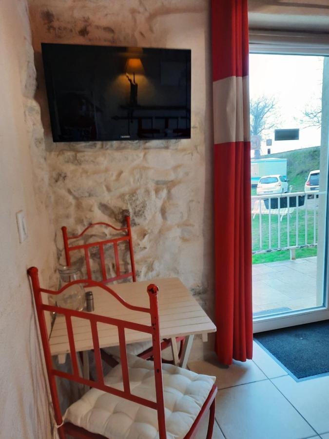 เลชัปเป เทรมูสซ็องต์ Bed & Breakfast Saint-Barthelemy-de-Vals ภายนอก รูปภาพ