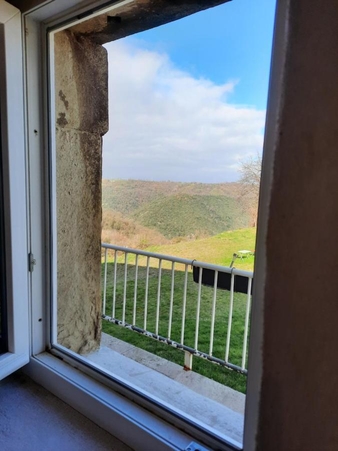 เลชัปเป เทรมูสซ็องต์ Bed & Breakfast Saint-Barthelemy-de-Vals ภายนอก รูปภาพ