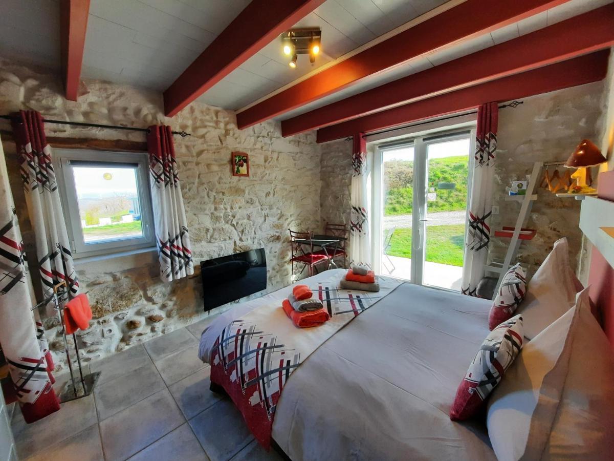 เลชัปเป เทรมูสซ็องต์ Bed & Breakfast Saint-Barthelemy-de-Vals ภายนอก รูปภาพ
