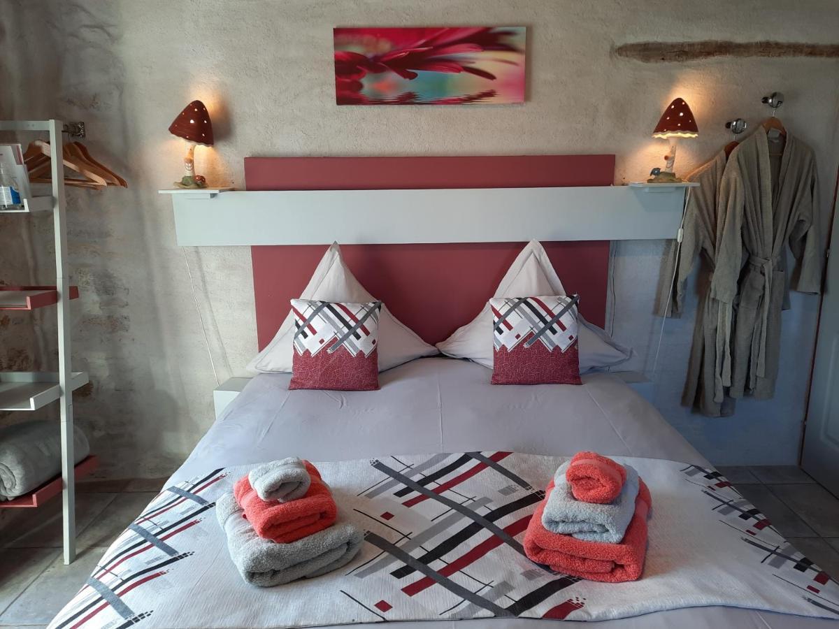 เลชัปเป เทรมูสซ็องต์ Bed & Breakfast Saint-Barthelemy-de-Vals ภายนอก รูปภาพ