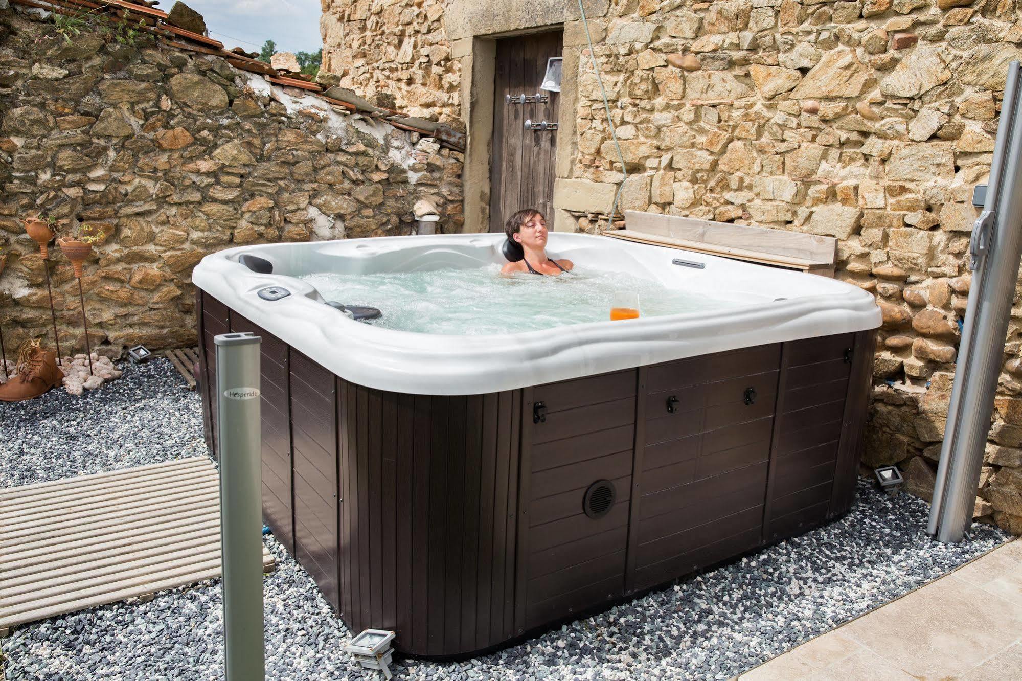 เลชัปเป เทรมูสซ็องต์ Bed & Breakfast Saint-Barthelemy-de-Vals ภายนอก รูปภาพ